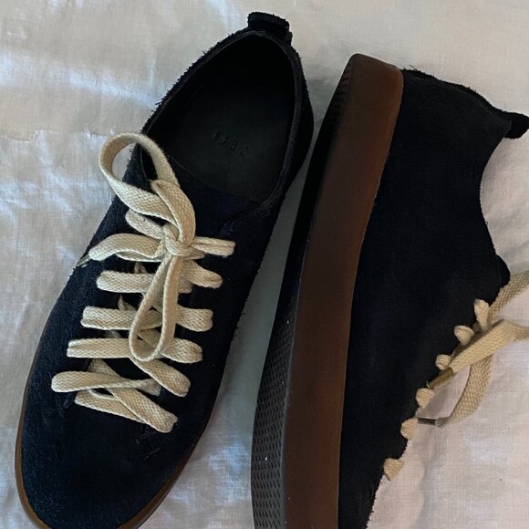 FEIT navy blue suede shoes size 9M - Picture 2 of 2